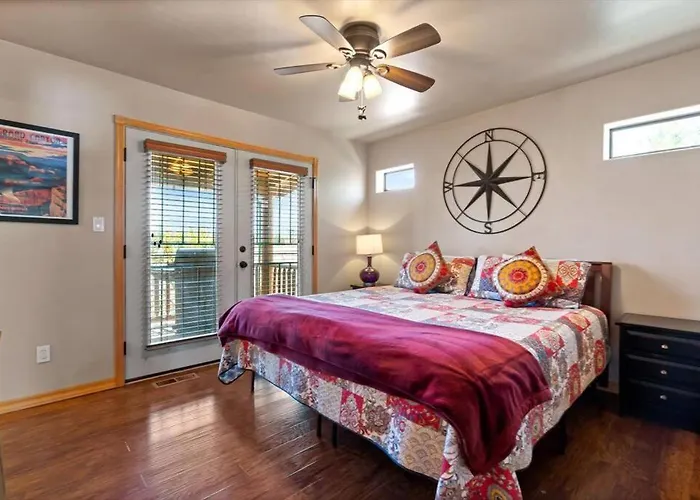 With Wild Horses, Fireplace, Dog Friendly & Starlink