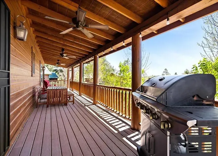 With Wild Horses, Fireplace, Dog Friendly & Starlink * Overgaard
