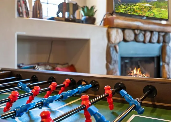 With Wild Horses, Fireplace, Dog Friendly & Starlink